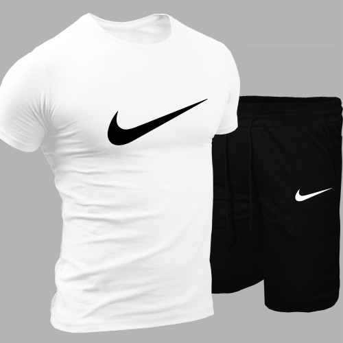 Къс екип от две части Nike 