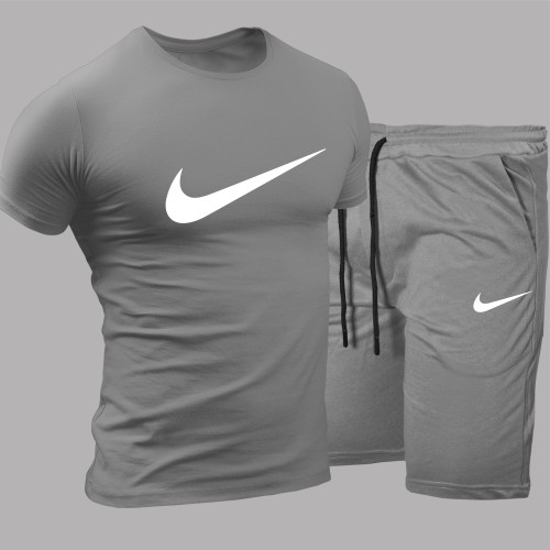Къс екип от две части Nike 